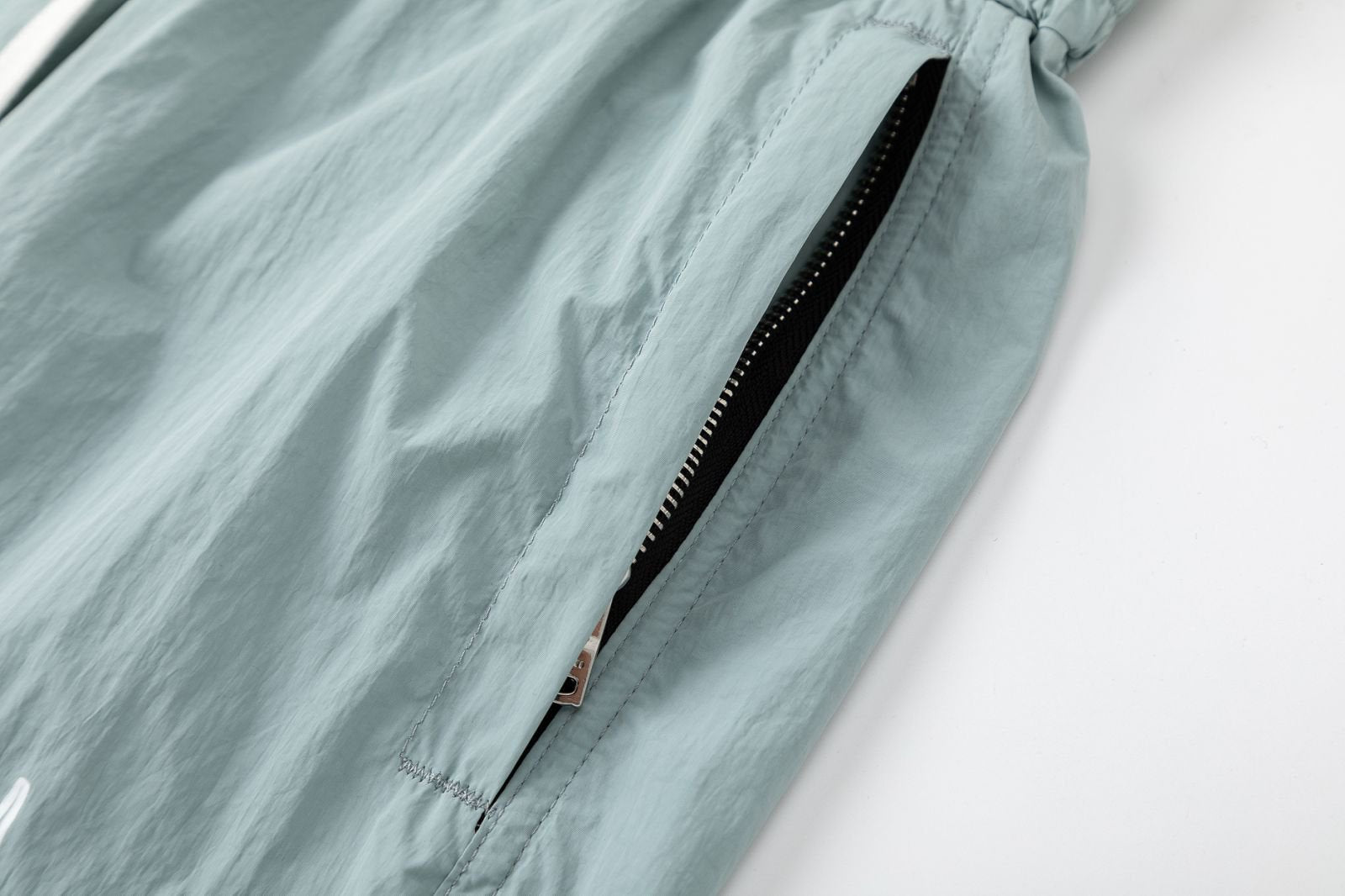 AMRI Starburst logo shell swim shorts