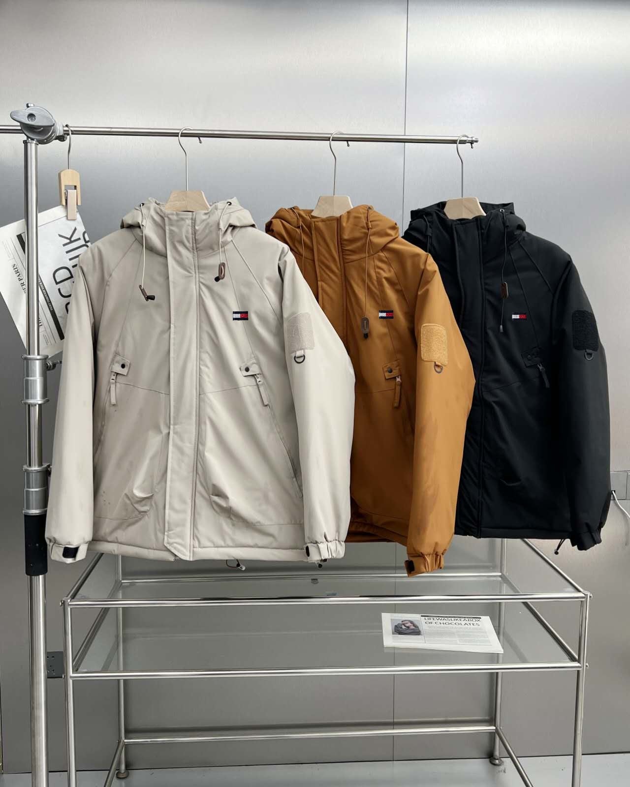 Tommy Hilfiger Unisex Hooded Puffer Jacket – 2025 Collection